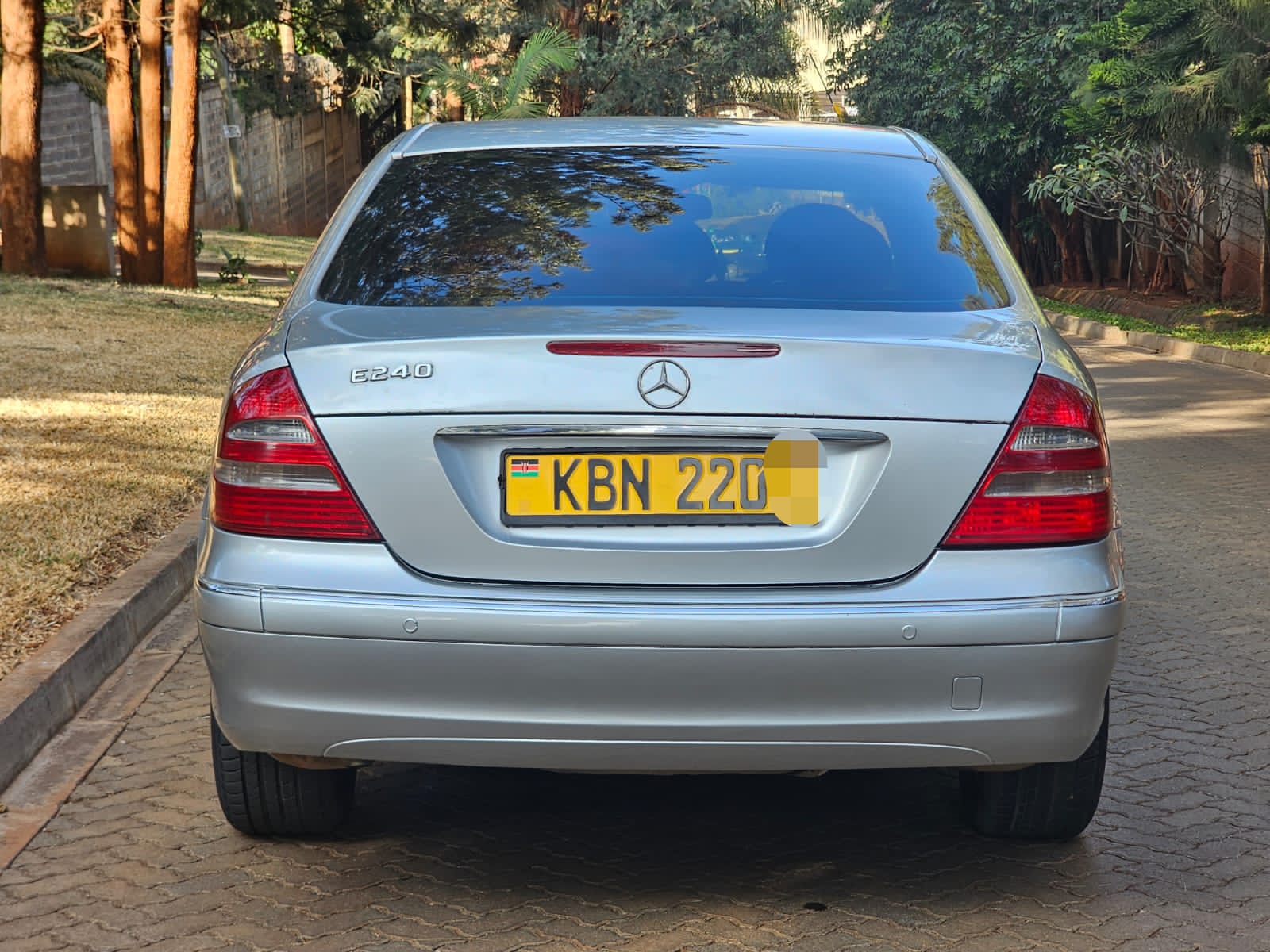 2006 MERCEDES-BENZ E240