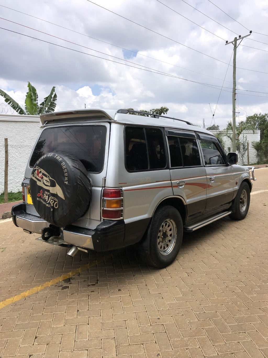 Mitsubishi PAJERO