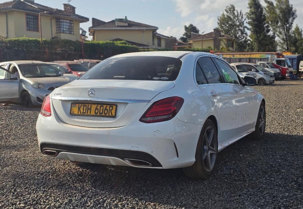Mercedes-Benz C200