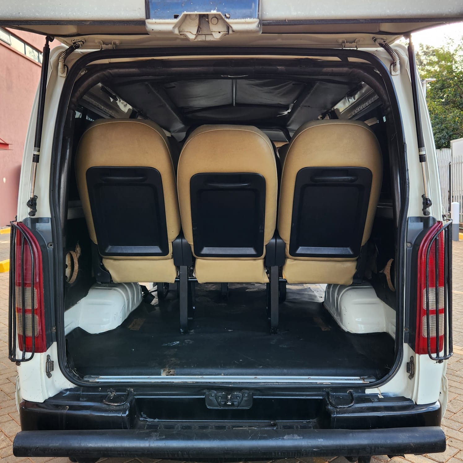 2012 TOYOTA HIACE TOUR VAN 4WD