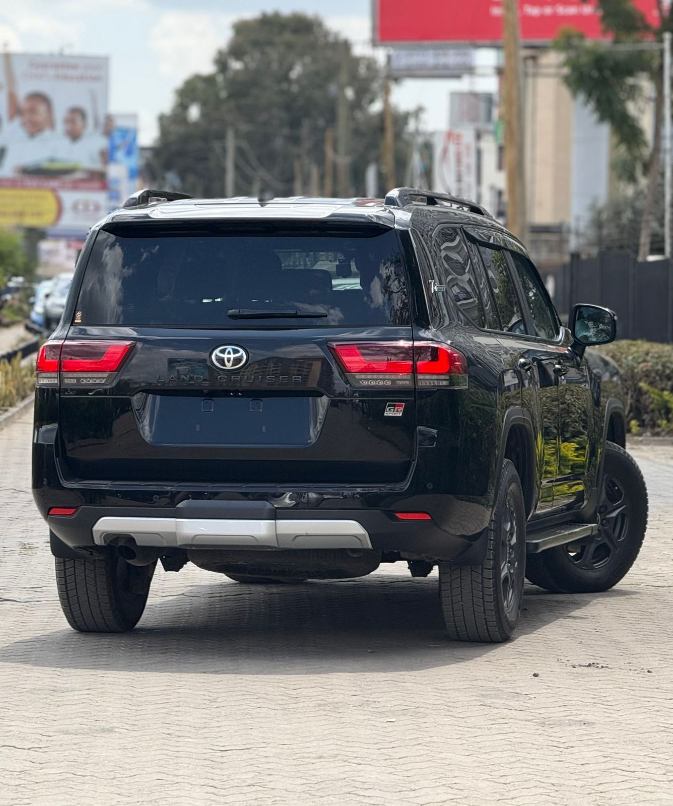 TOYOTA LAND CRUISER GR 2023
