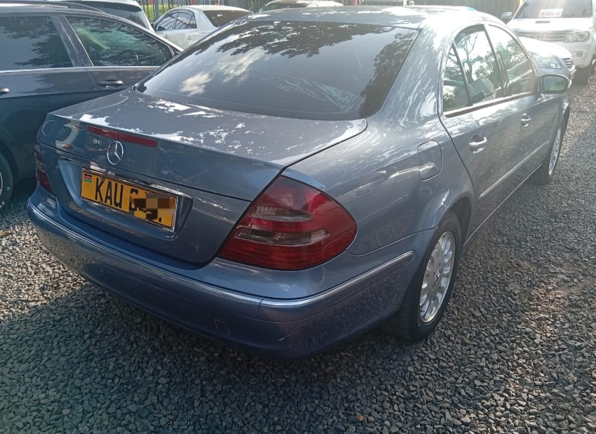 Mercedes E240