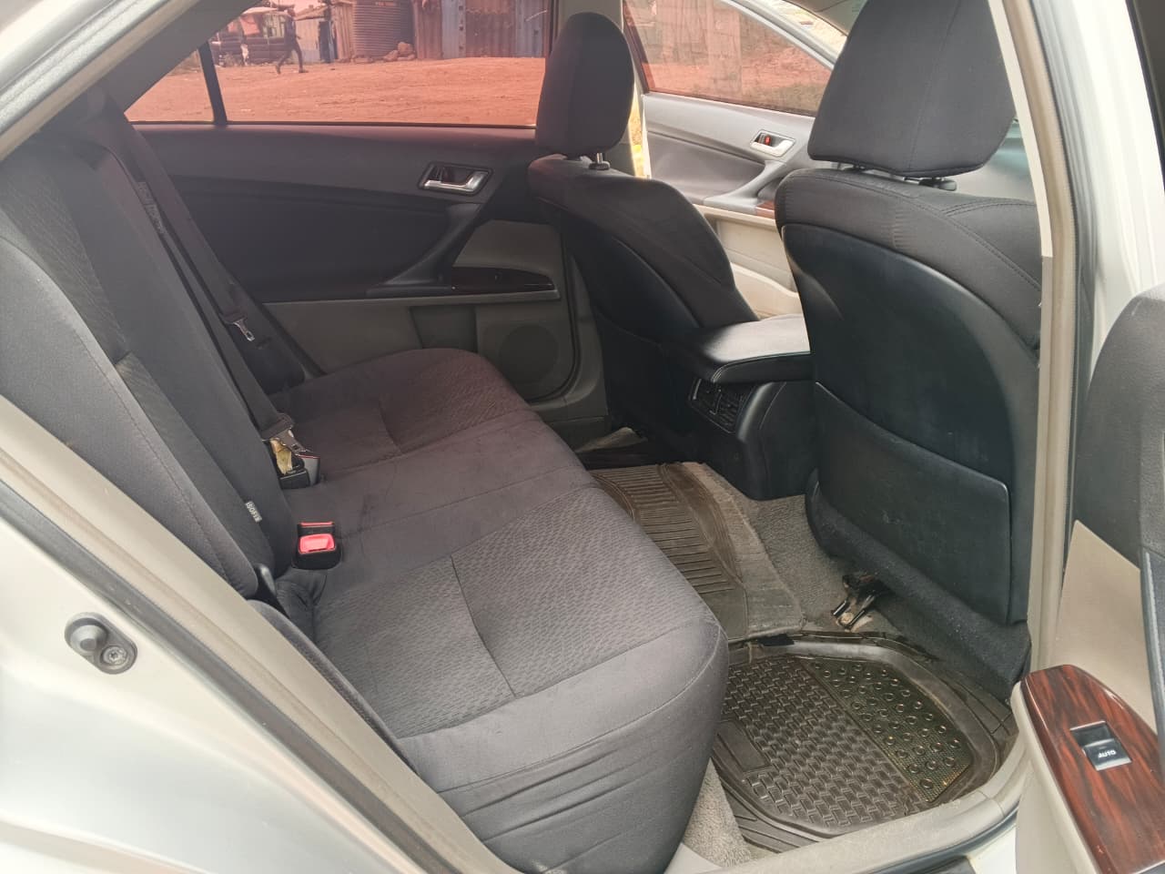 2011 Toyota mark X