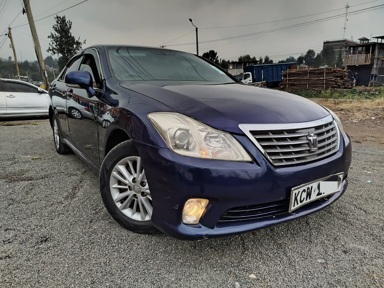 2012 Toyota Crown Royal Saloon