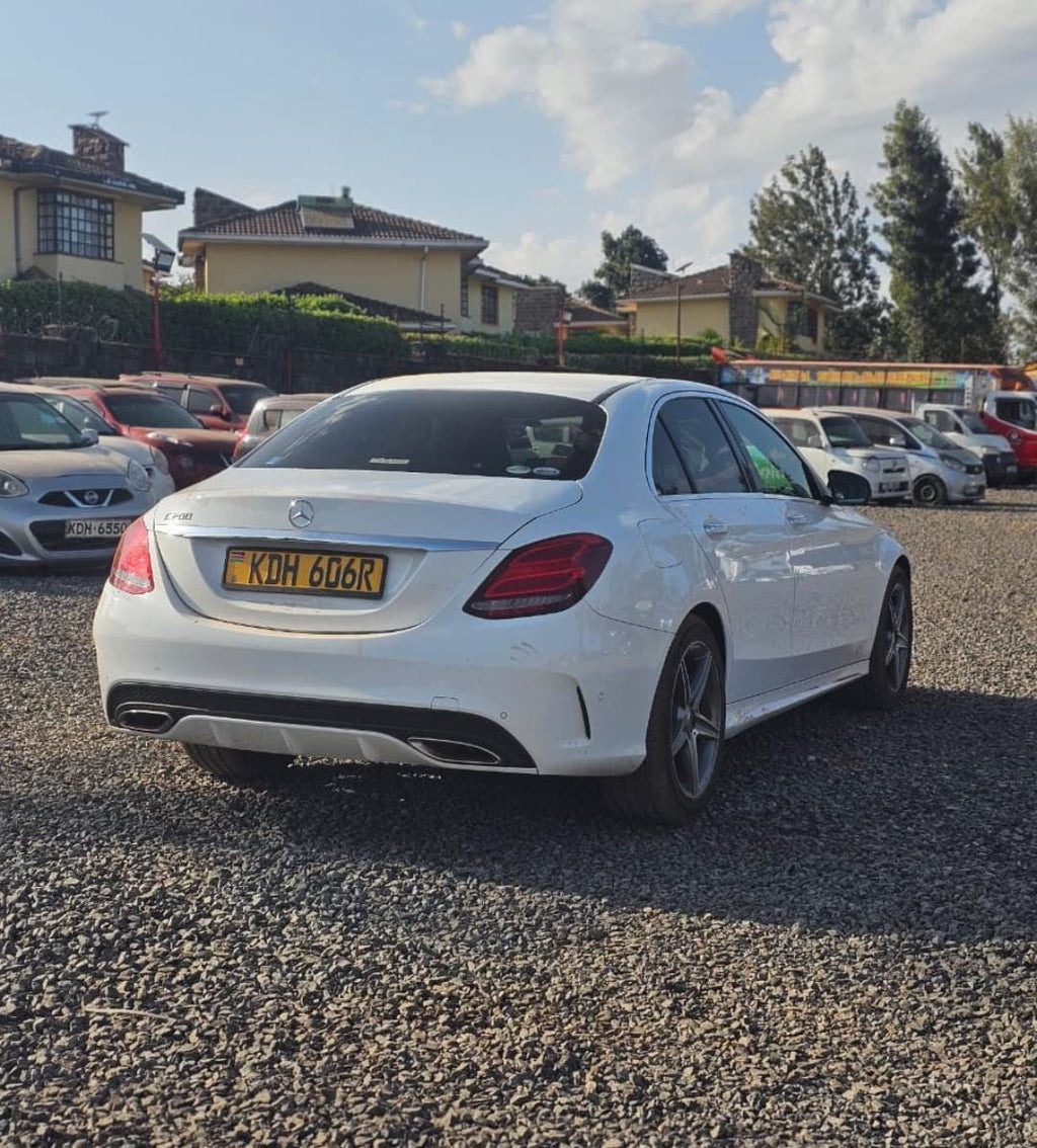 Mercedes-Benz C200