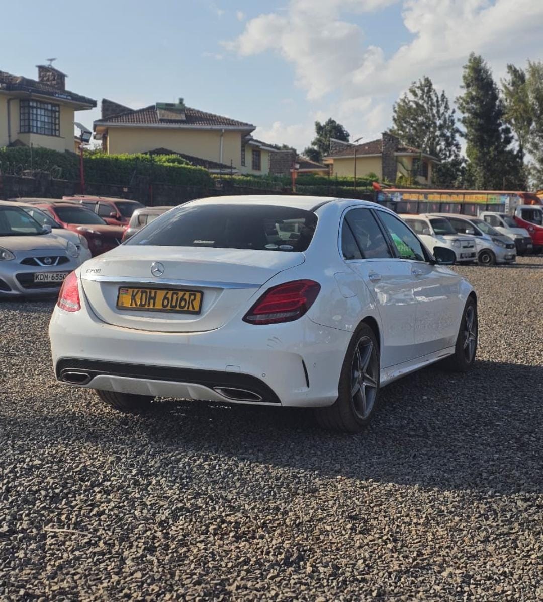 Mercedes-Benz C200