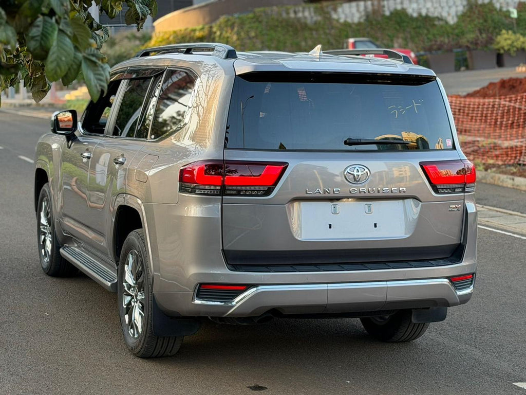 𝟐𝟎𝟐2 𝗧𝗢𝗬𝗢𝗧𝗔 𝗟𝗔𝗡𝗗 𝗖𝗥𝗨𝗜𝗦𝗘𝗥 𝟯𝟬𝟬 𝗦𝗘𝗥𝗜𝗘𝗦-𝗭𝗫 BRONZ