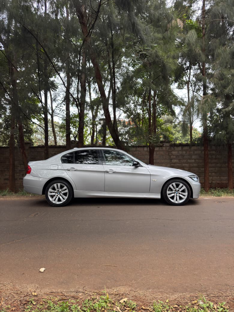 2005 BMW 325i