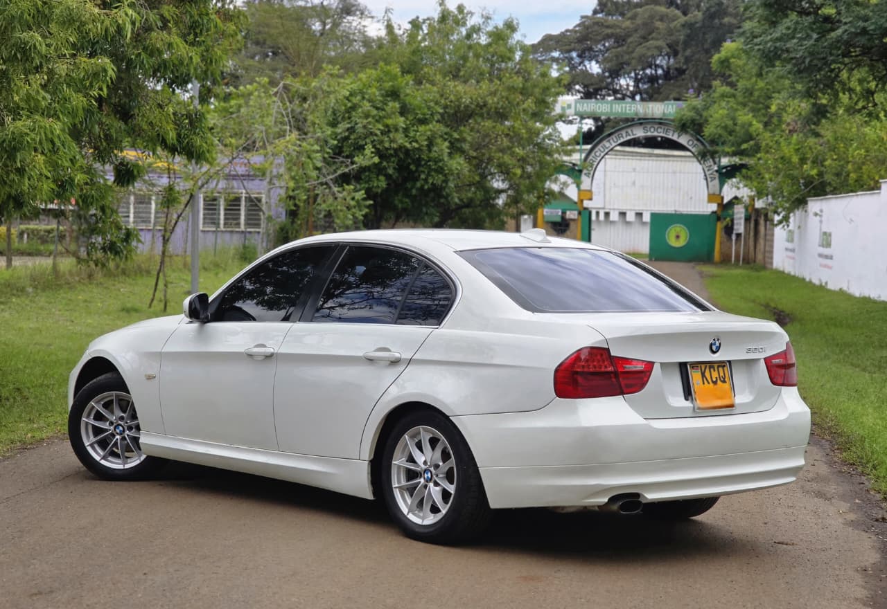 2011 BMW 320i