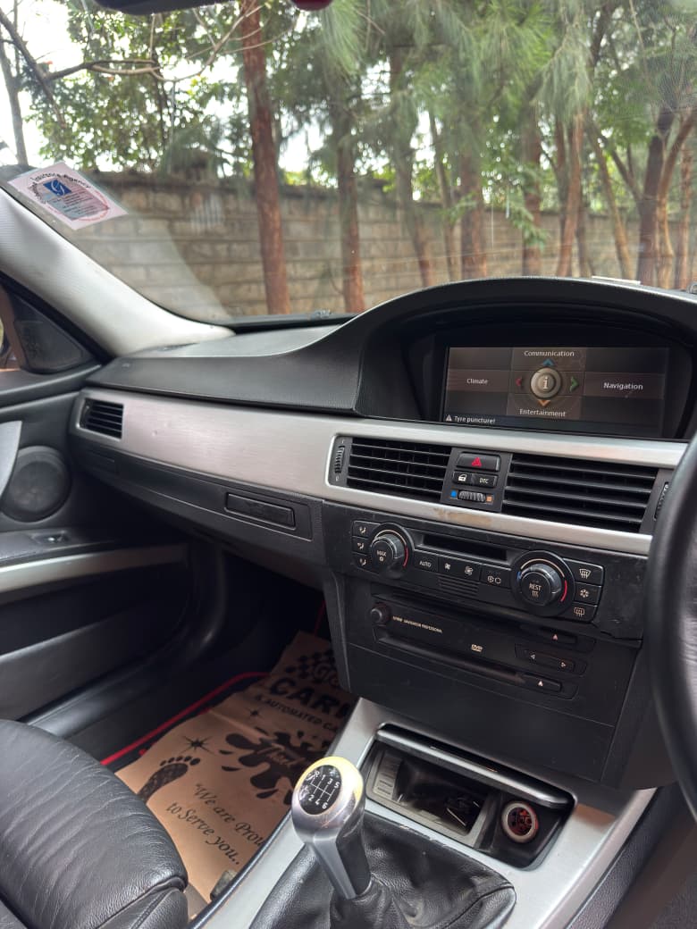 2005 BMW 325i