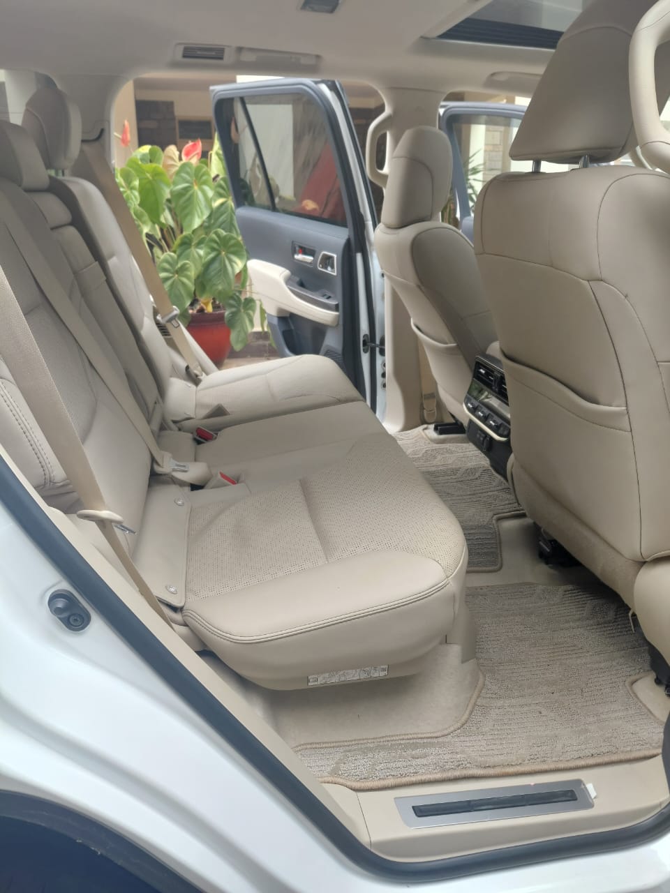 2023 model landcruiser 300.series zx.