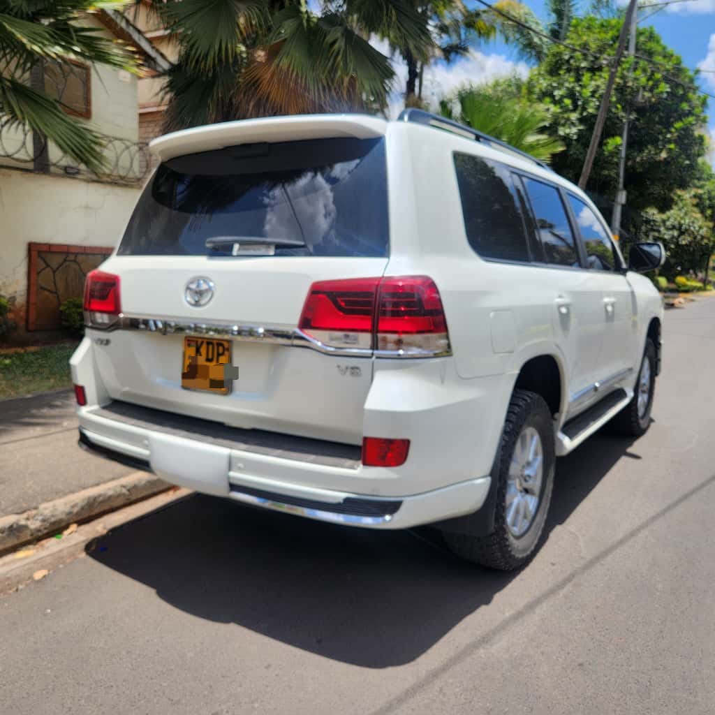 2017 Landcruiser V8 VXR