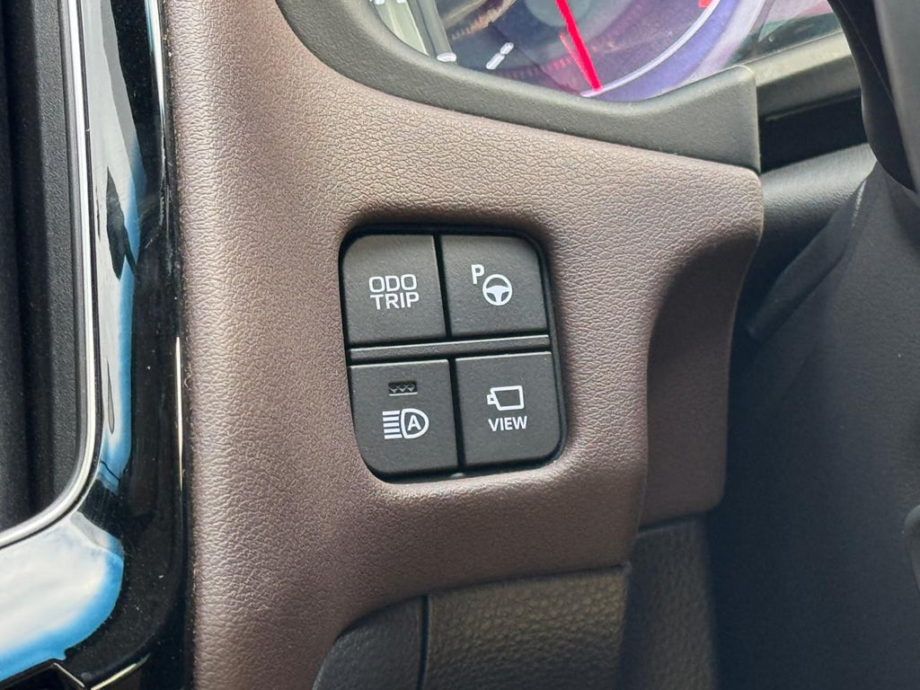 2018 Toyota crown hybrid