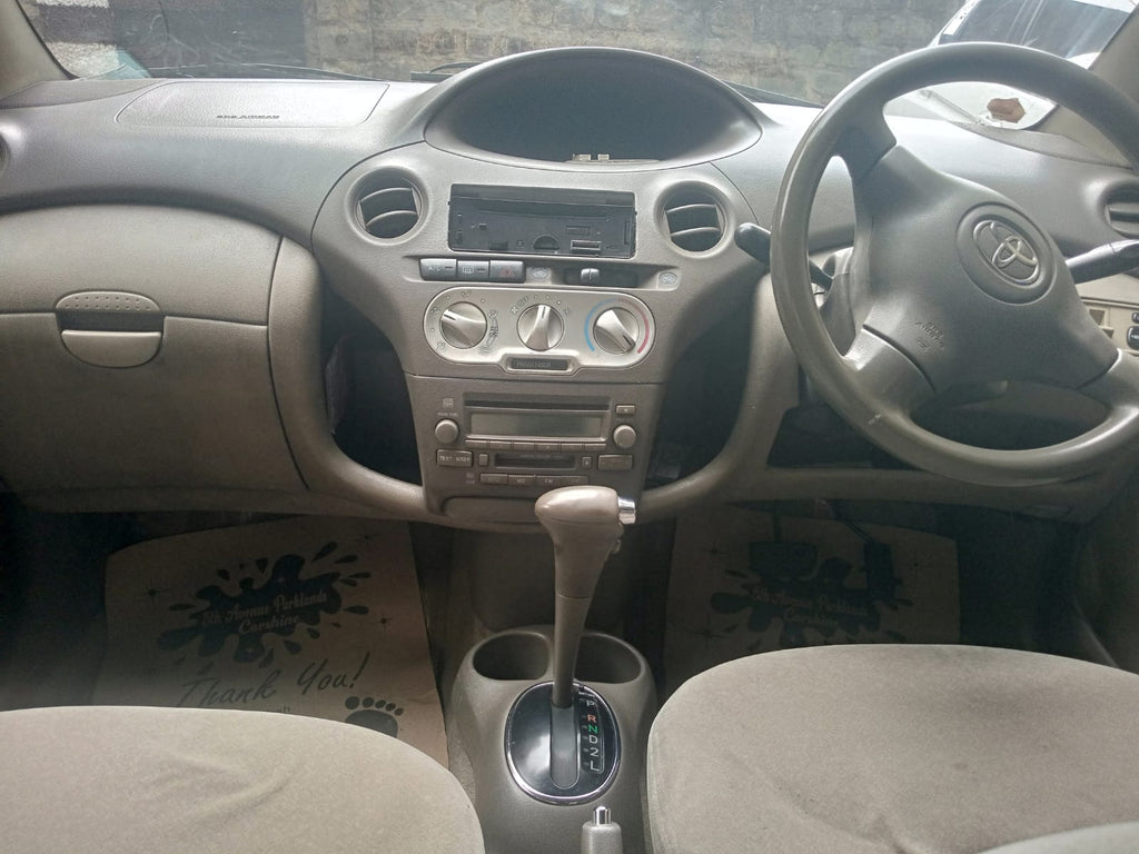 2004 TOYOTA platz