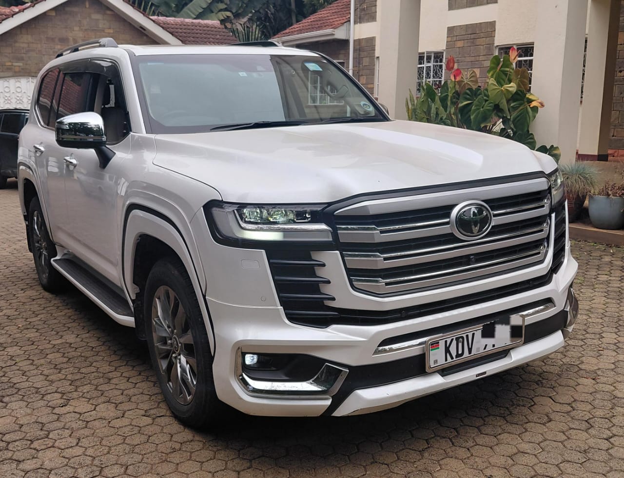 2023 model landcruiser 300.series zx.