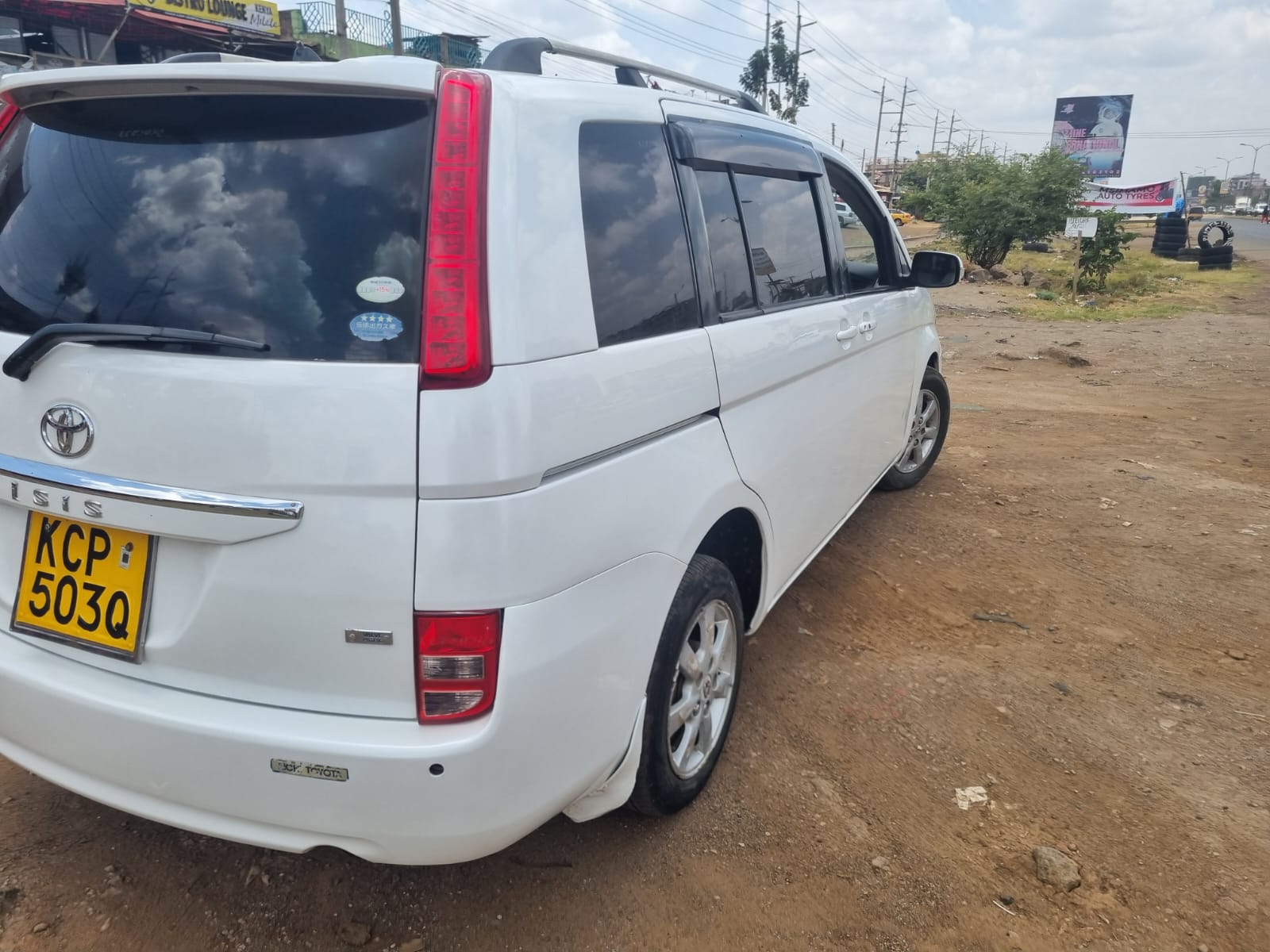 2010 Toyota isis