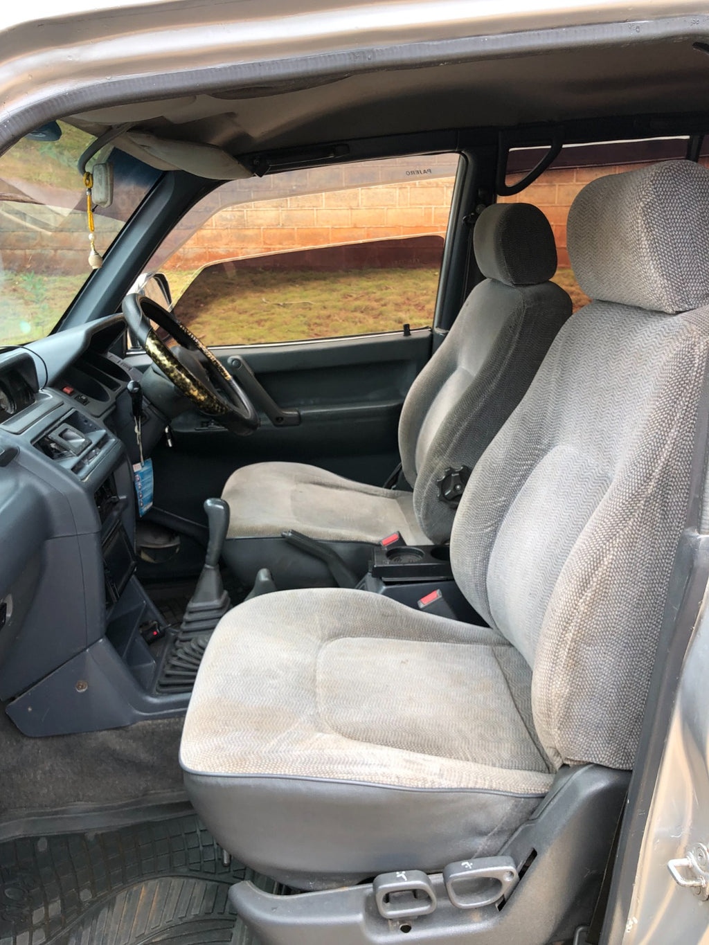 Mitsubishi PAJERO