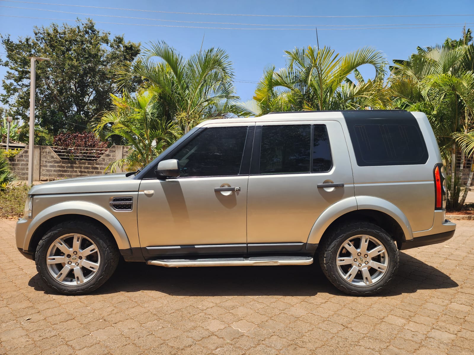 LAND ROVER DISCOVERY