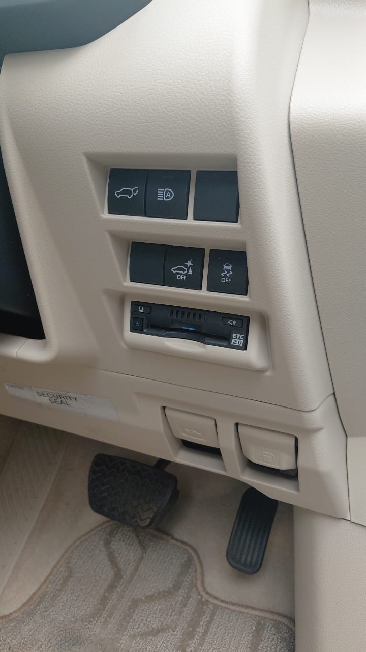 2023 model landcruiser 300.series zx.