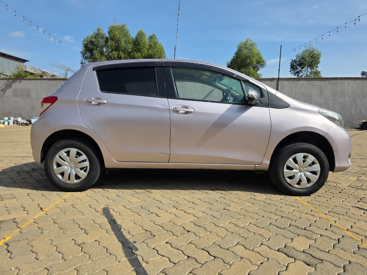 TOYOTA VITZ