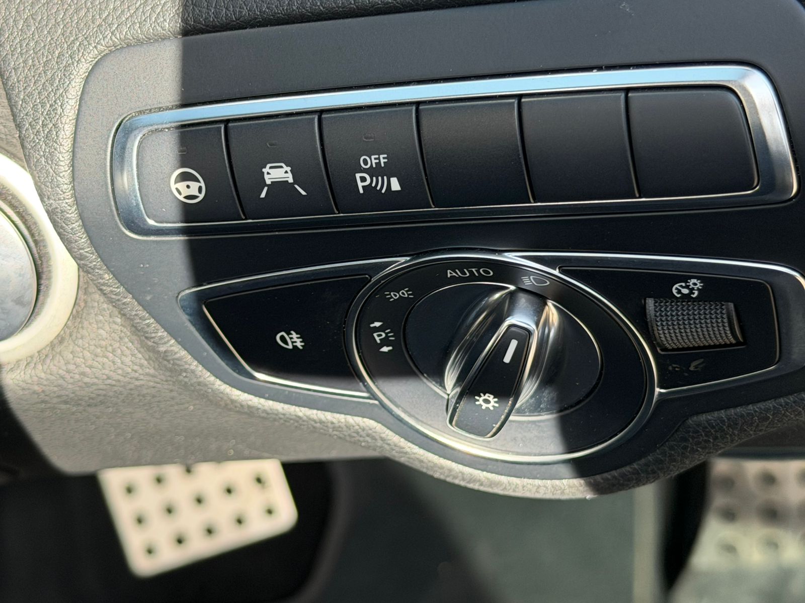 2018 MERCEDES BENZ C200