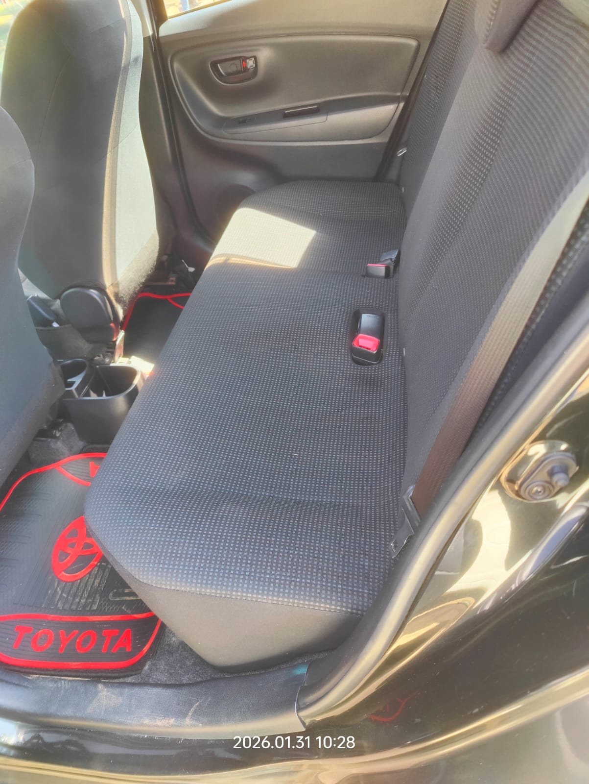 Toyota vitz 2017