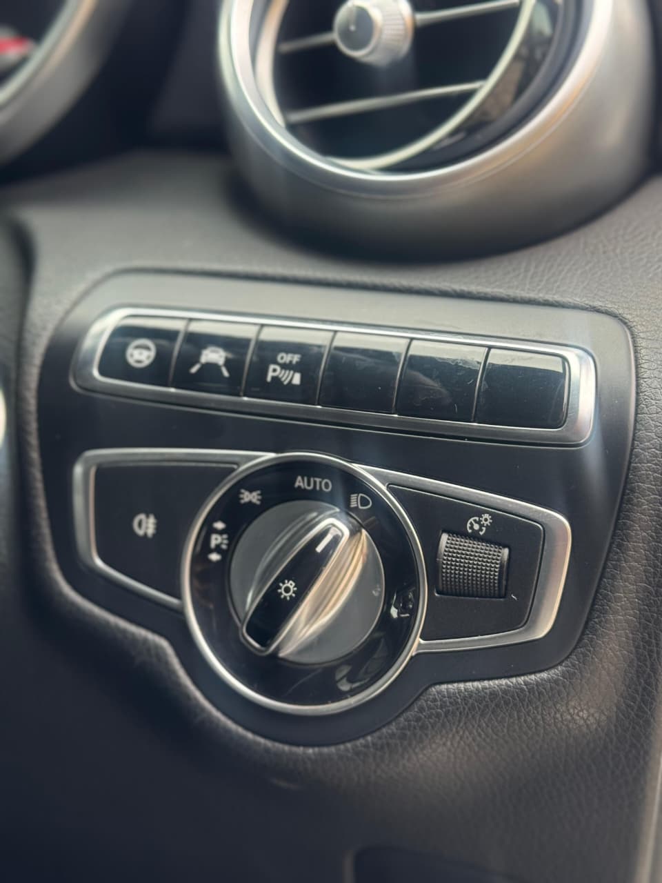 2016  Mercedes-Benz C200