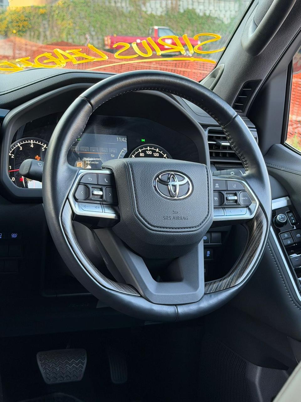 𝟐𝟎𝟐2 𝗧𝗢𝗬𝗢𝗧𝗔 𝗟𝗔𝗡𝗗 𝗖𝗥𝗨𝗜𝗦𝗘𝗥 𝟯𝟬𝟬 𝗦𝗘𝗥𝗜𝗘𝗦-𝗭𝗫 BRONZ