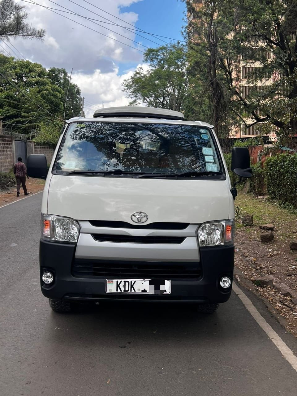 Toyota hiace 7L manual