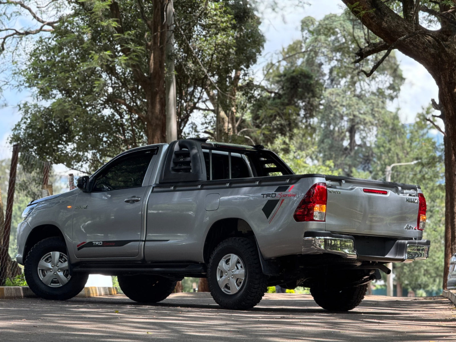 𝟐𝟎𝟏𝟖 𝐓𝐎𝐘𝐎𝐓𝐀 𝐇𝐈𝐋𝐔𝐗 𝐒𝐈𝐍𝐆𝐋𝐄 𝐂𝐀𝐁𝐈𝐍 𝐇𝐈𝐆𝐇𝐑𝐈𝐃𝐄𝐑