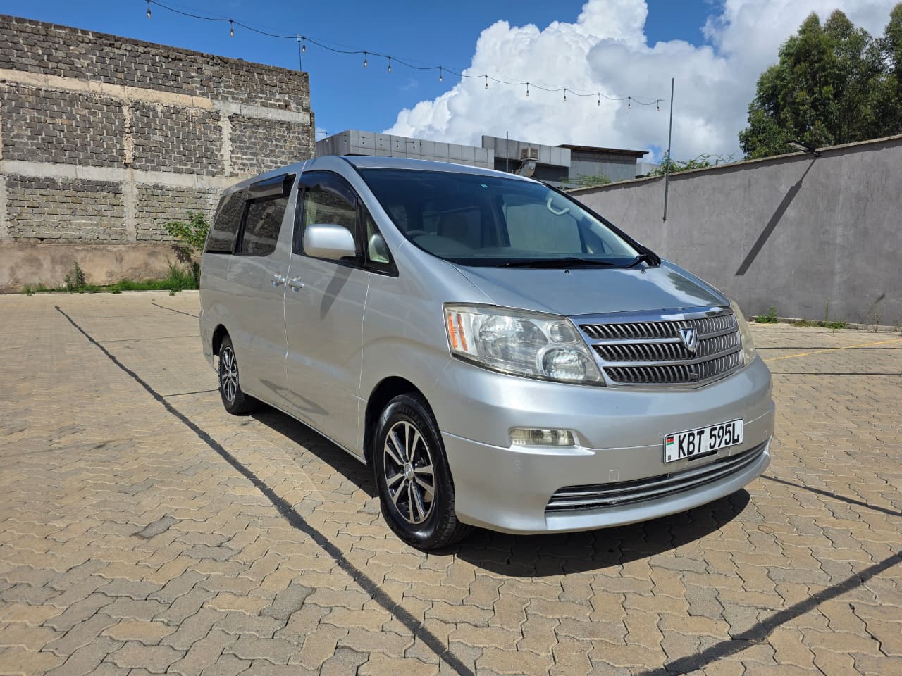TOYOTA ALPHARD