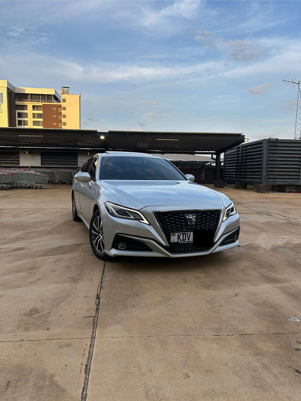 2018 Toyota crown hybrid
