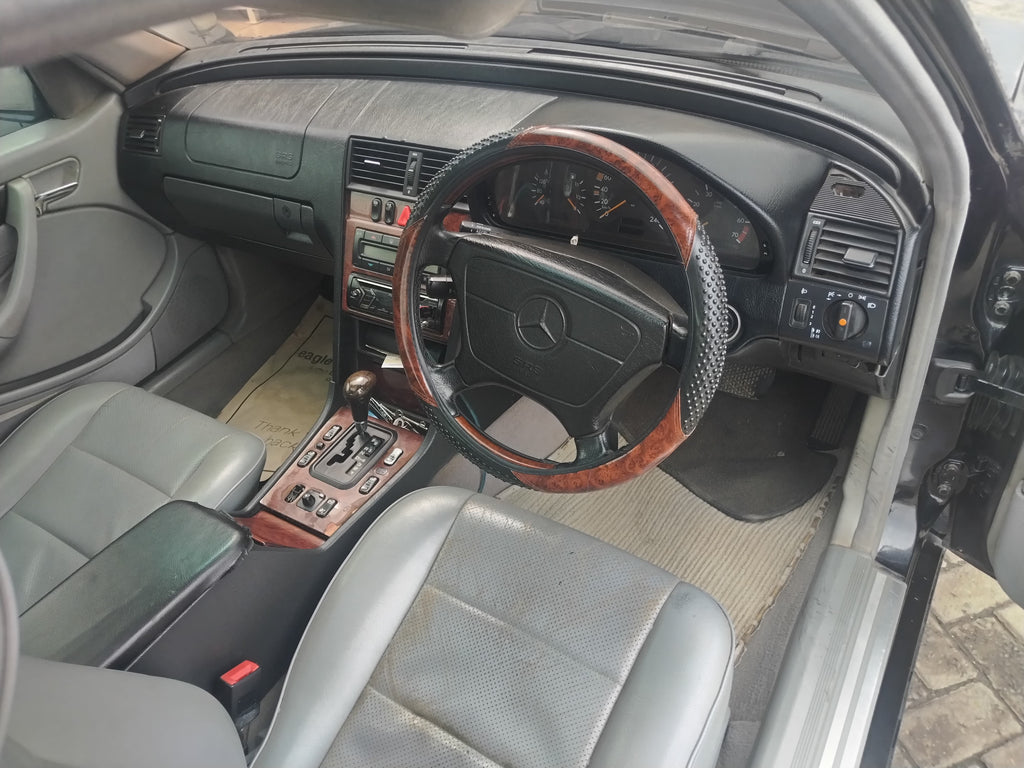 W202 2000 MERCEDES C200 SUNROOF
