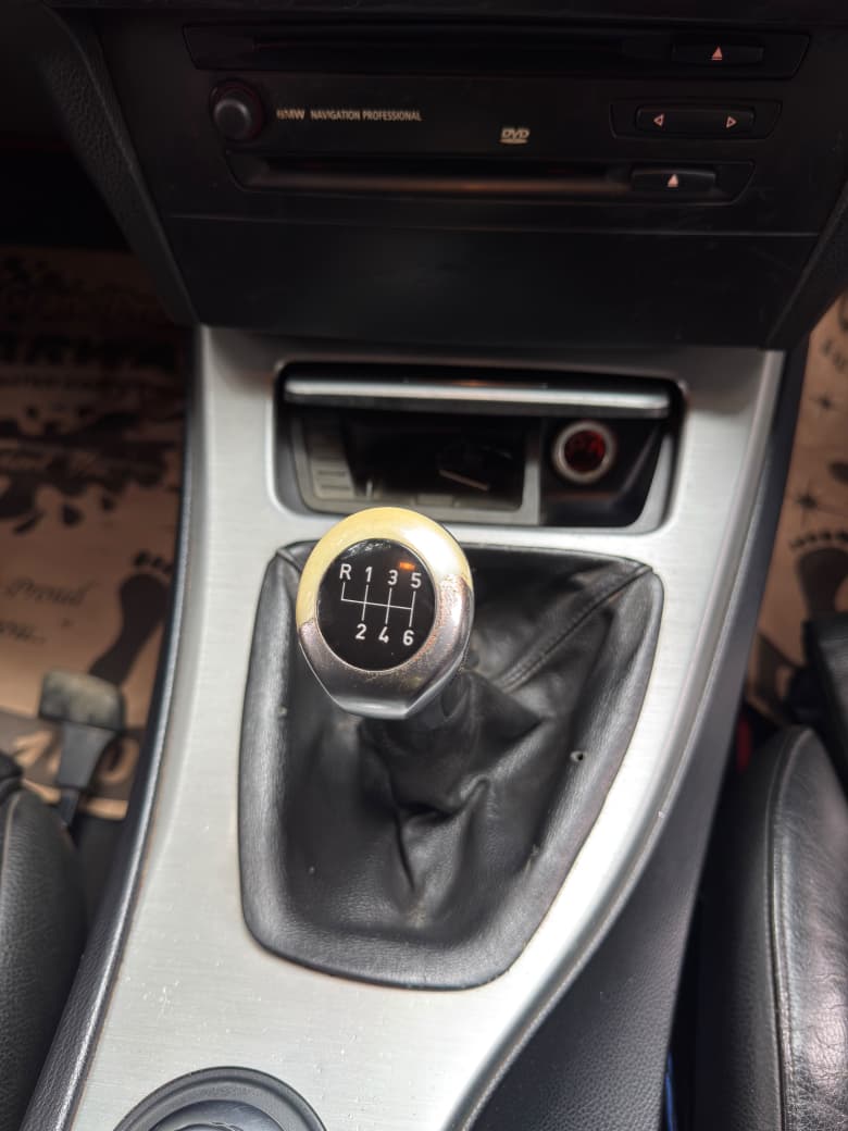 2005 BMW 325i