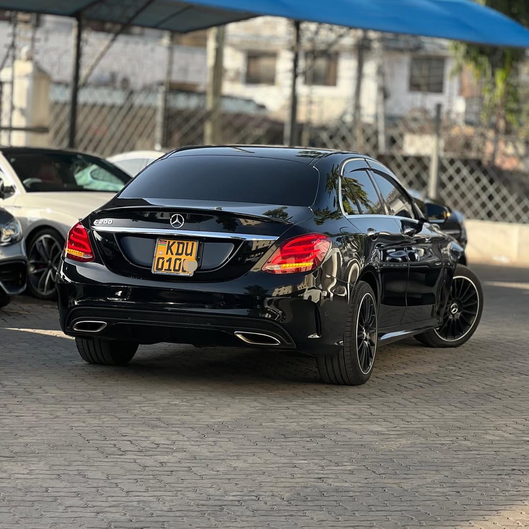 2018 MERCEDES BENZ C200