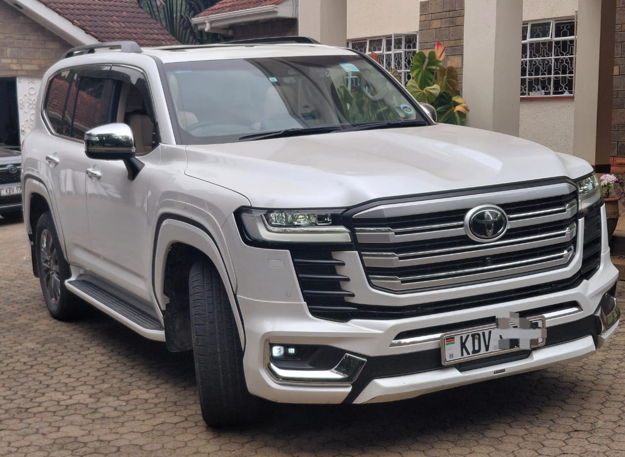 2023 model landcruiser 300.series zx.