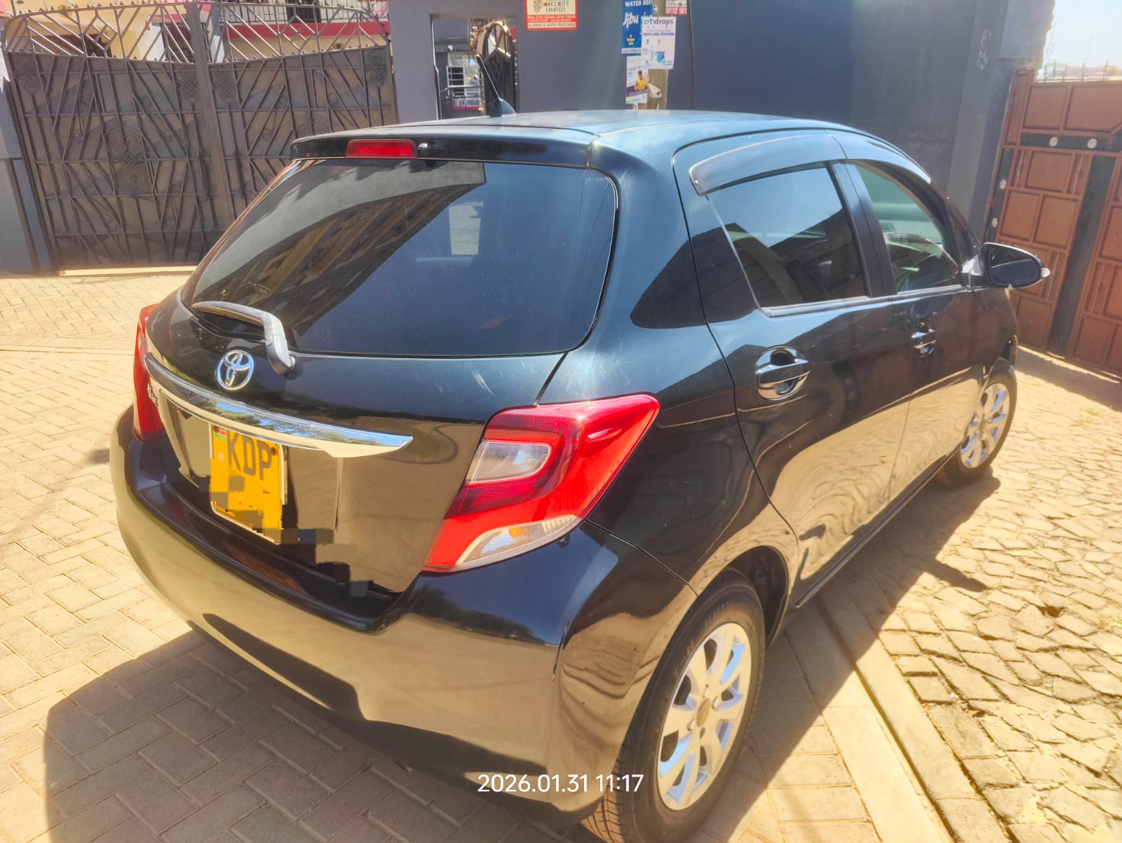 Toyota vitz 2017