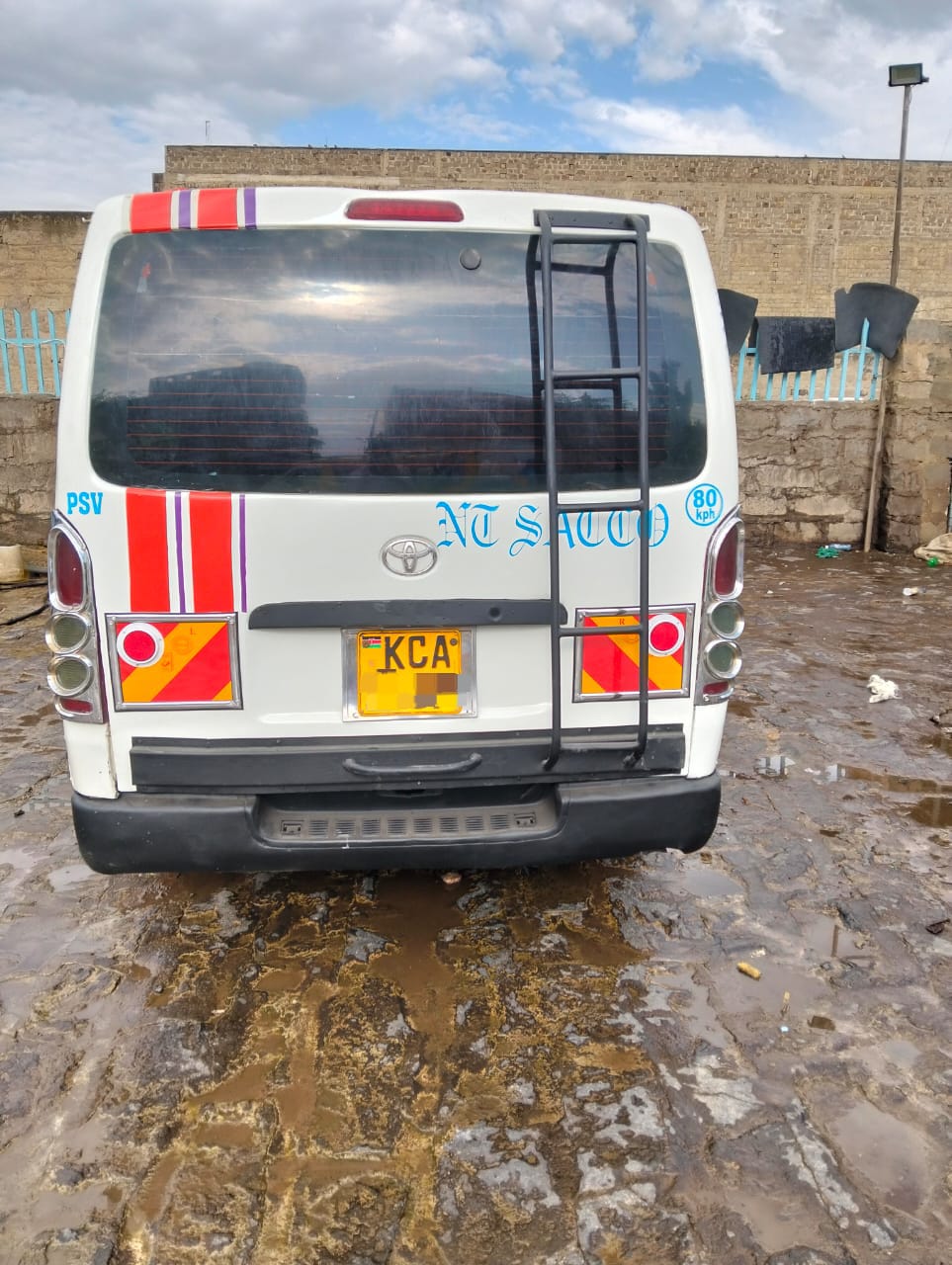 Toyota Hiace 7L