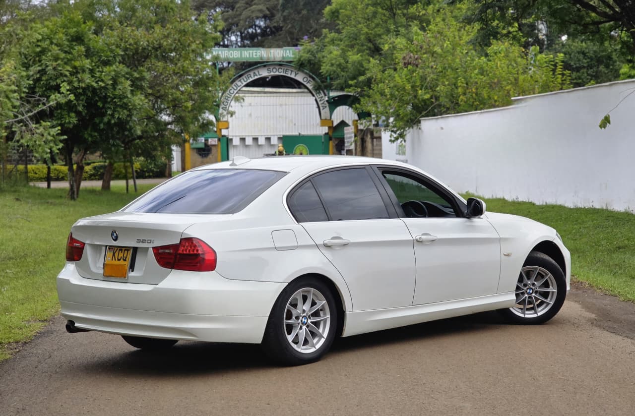 2011 BMW 320i