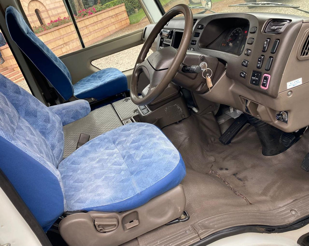 2014 MITSUBISHI ROSA BUS