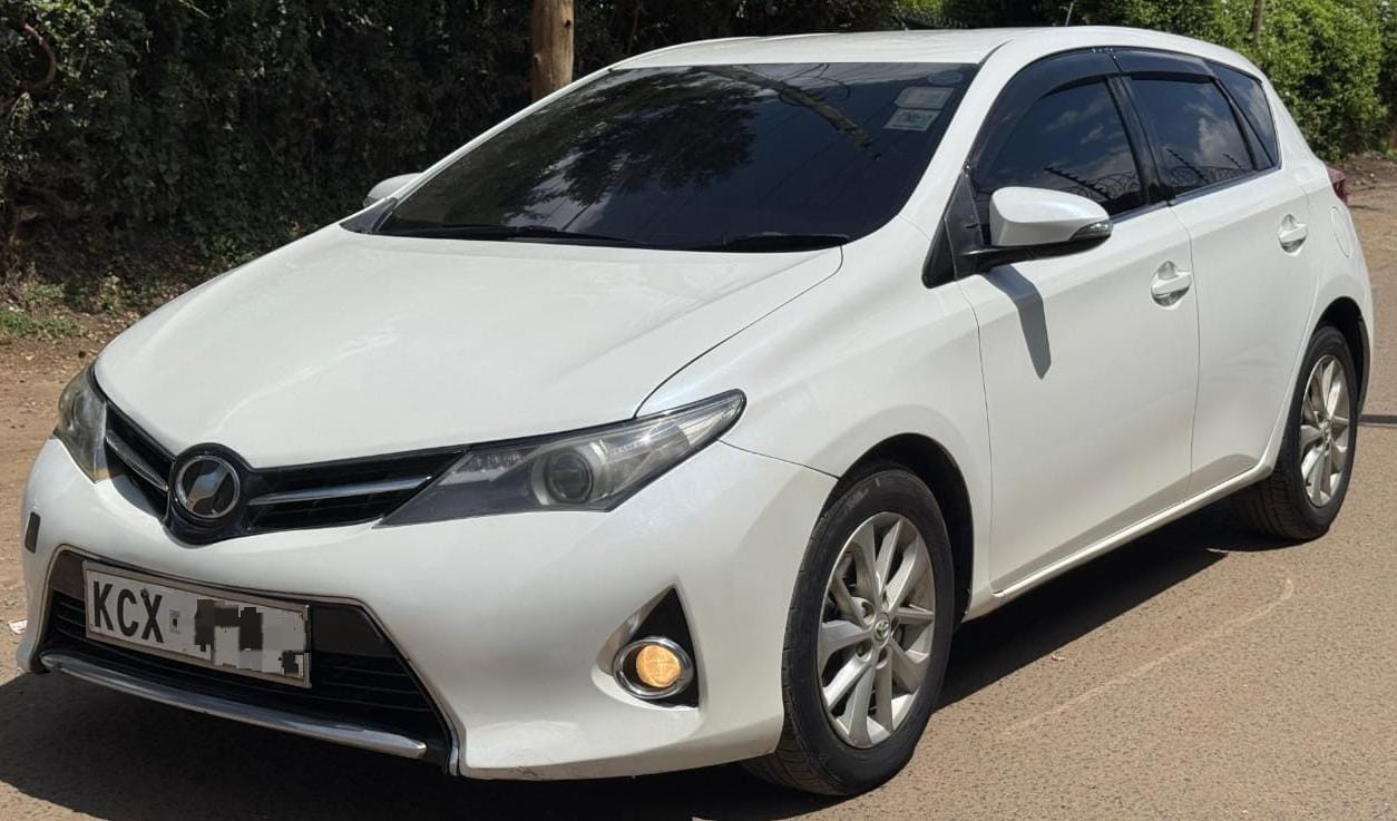2012 TOYOTA AURIS