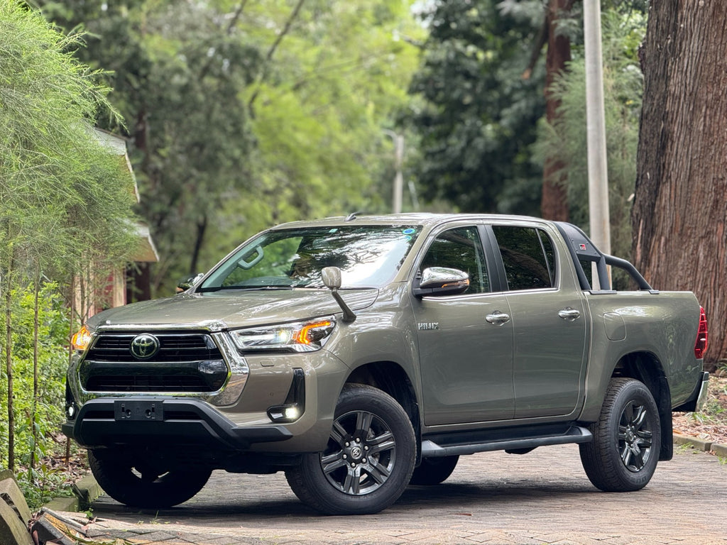 2021 TOYOTA HILUX