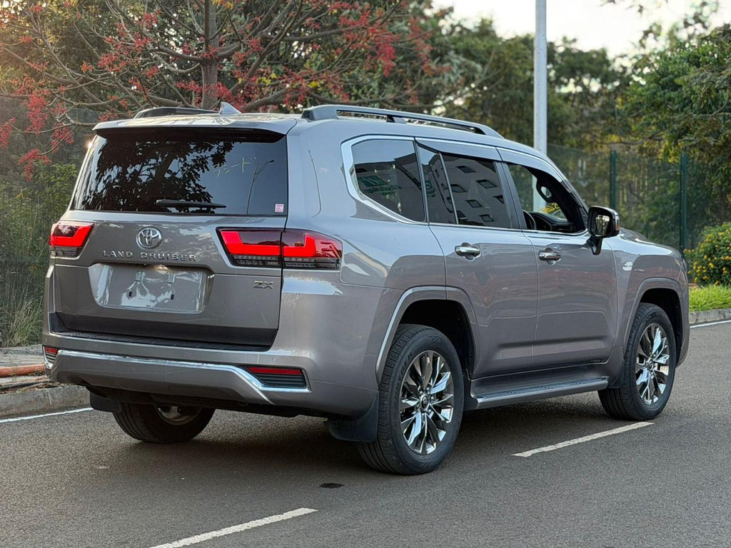 𝟐𝟎𝟐2 𝗧𝗢𝗬𝗢𝗧𝗔 𝗟𝗔𝗡𝗗 𝗖𝗥𝗨𝗜𝗦𝗘𝗥 𝟯𝟬𝟬 𝗦𝗘𝗥𝗜𝗘𝗦-𝗭𝗫 BRONZ