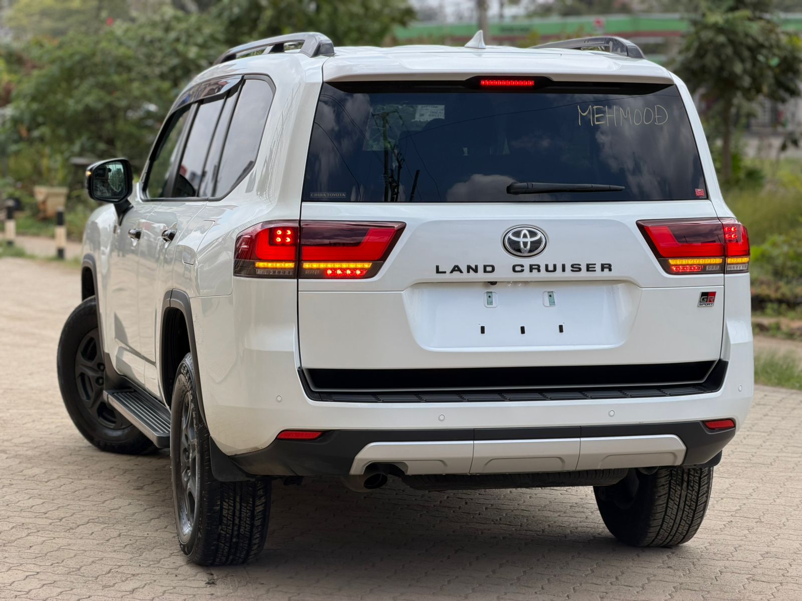 TOYOTA LAND CRUISER LC300 Gr sports