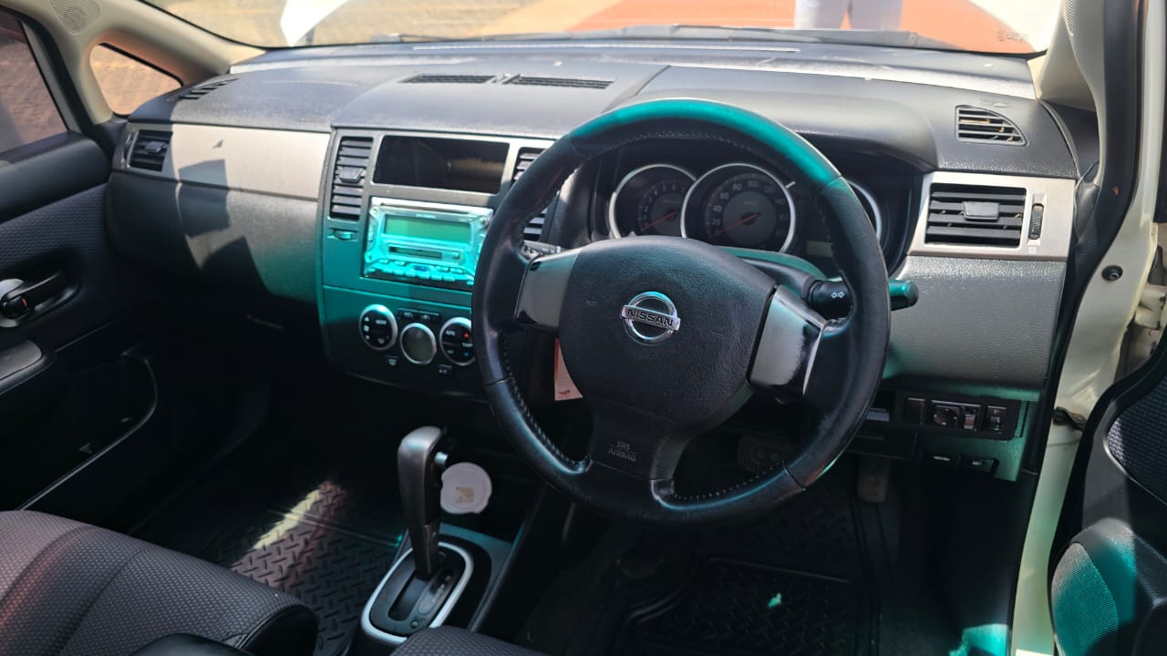 2009 NISSAN TIIDA