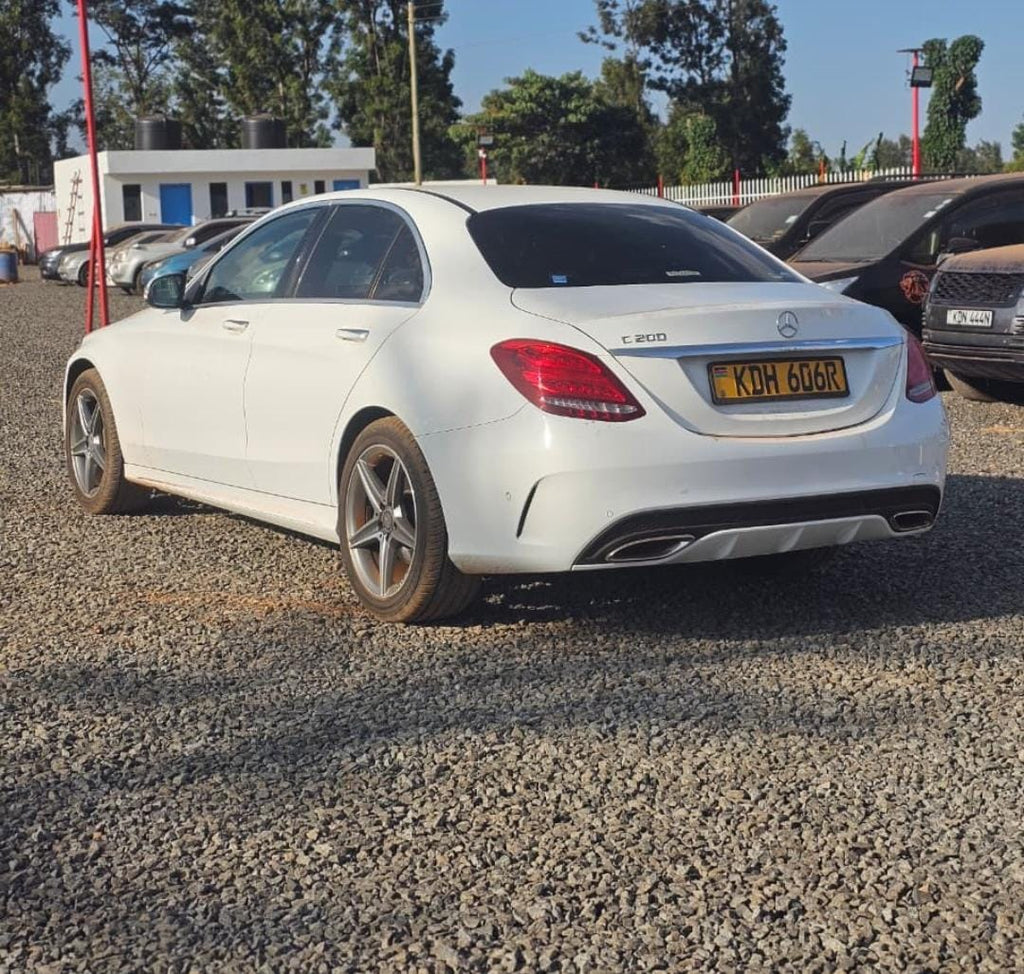 Mercedes-Benz C200