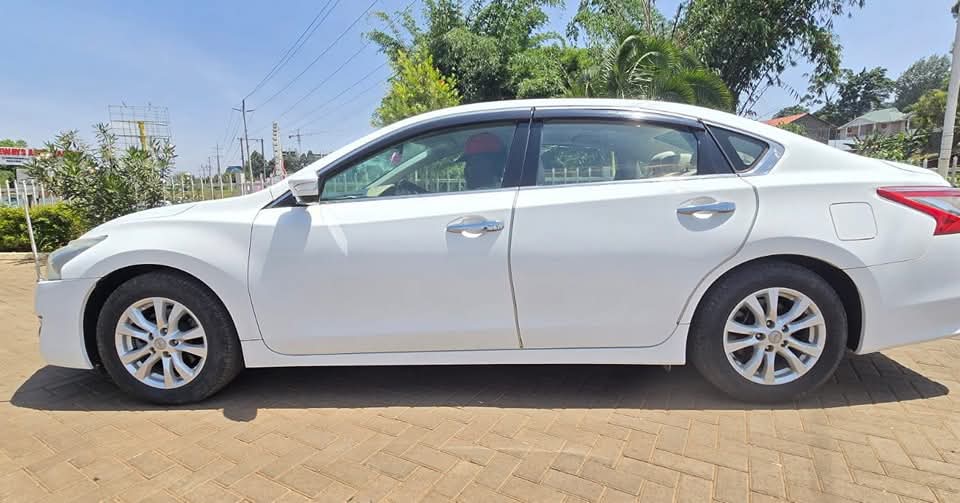 NISSAN TEANA 2017