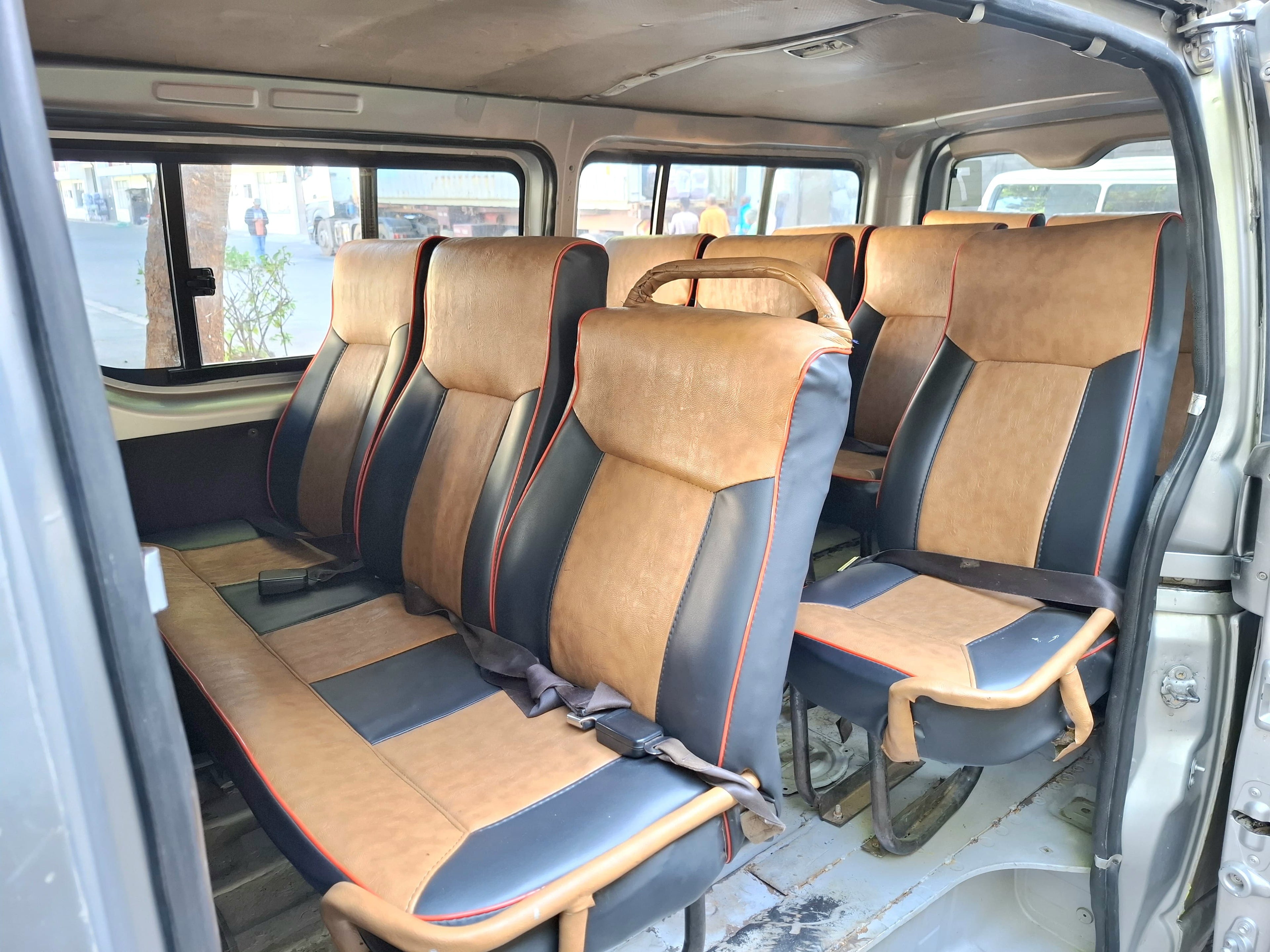 2012 TOYOTA HIACE 7L