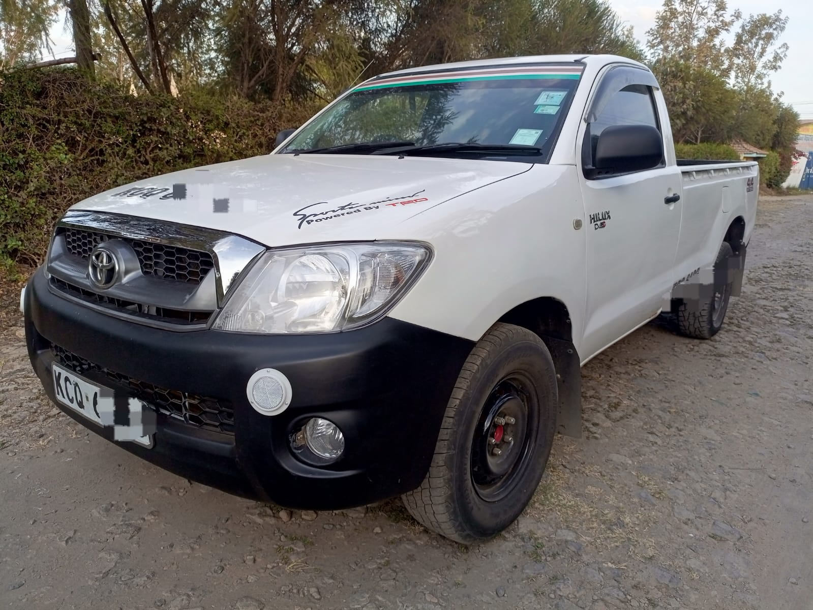 TOYOTA HILUX