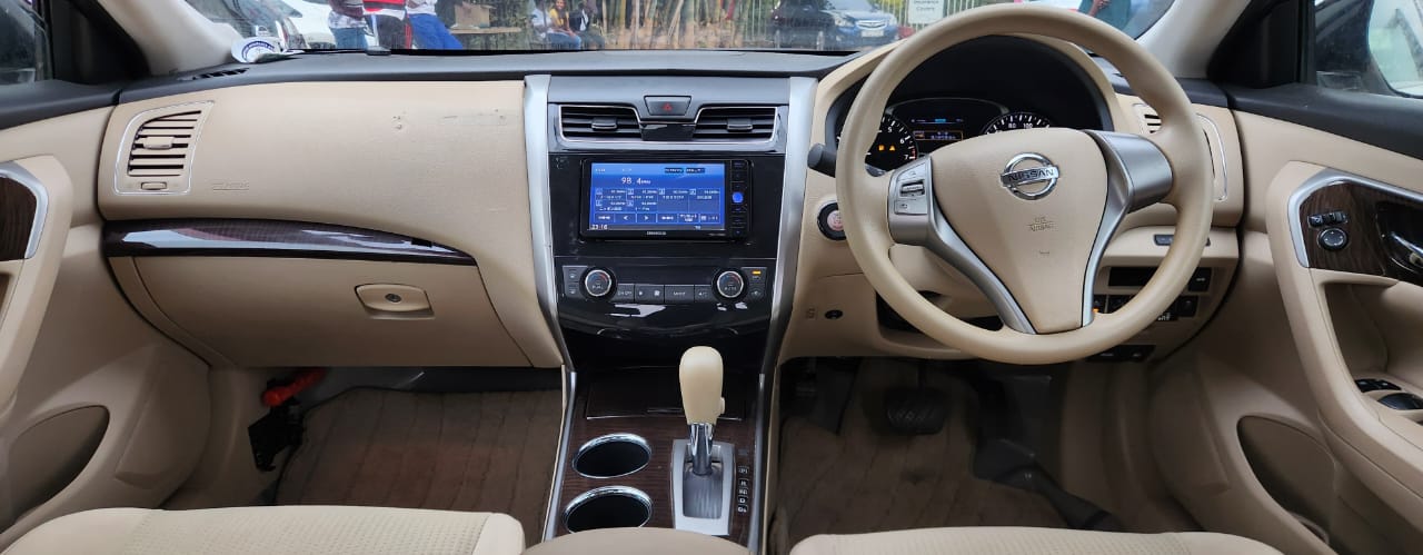 NISSAN TEANA 2017